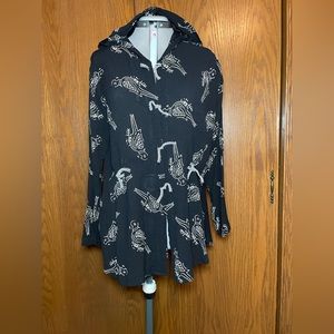 Canvasbacks women’s black with print jacket - large.